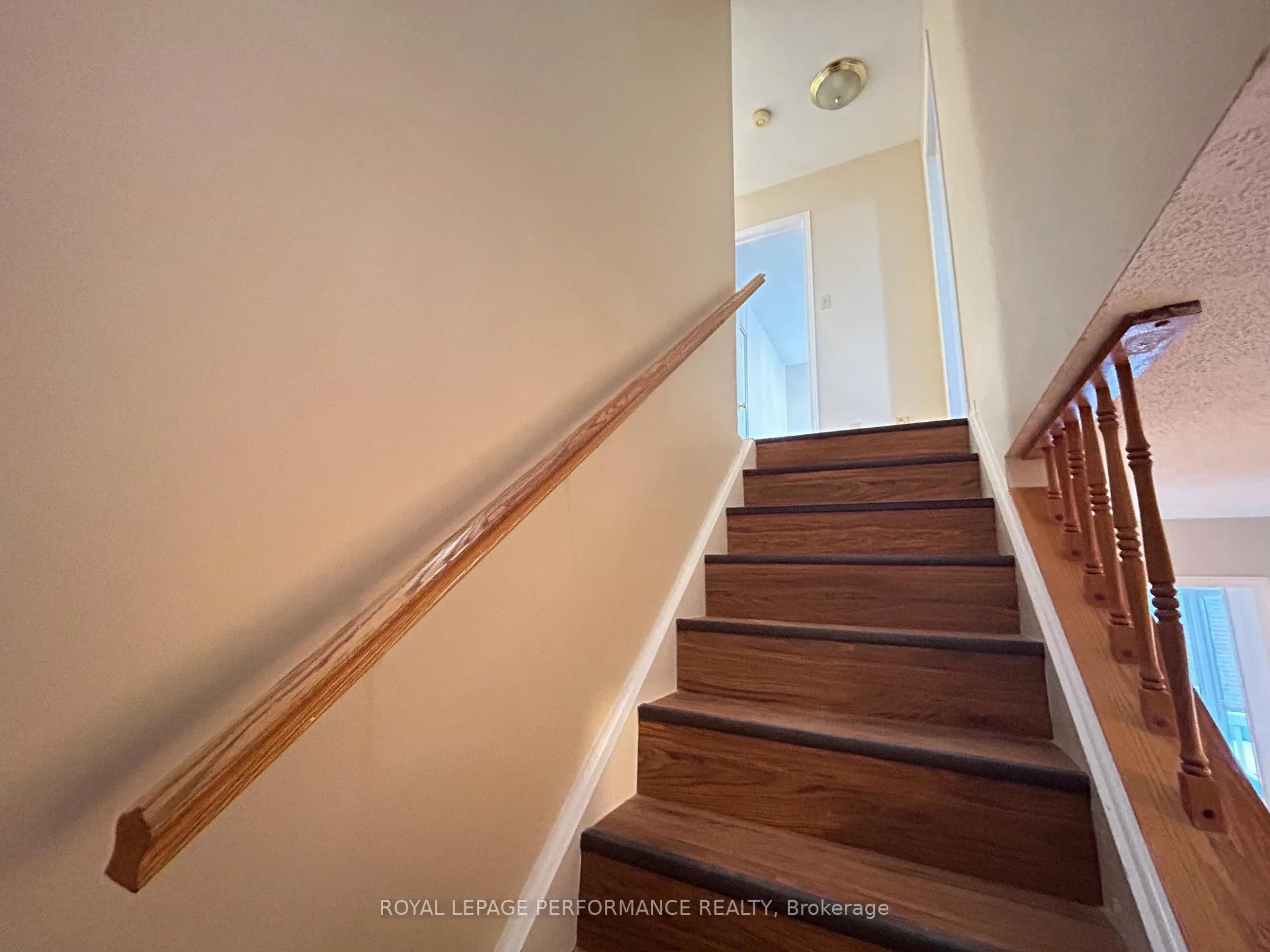 Photo 13 of 461 Princess Louise Drive, Ottawa, Fallingbrook/Ridgemount — HOMEH