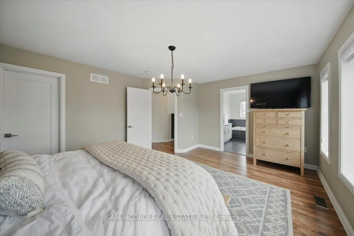 Photo 18 of 4 Rouley Lane, Hamilton, Ancaster — HOMEH