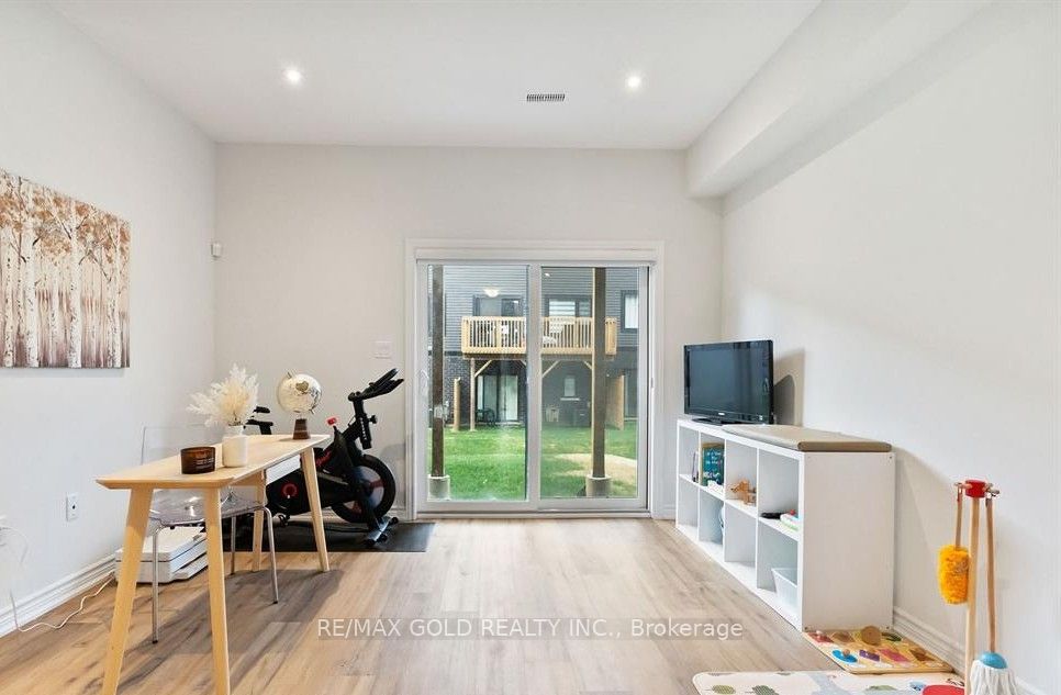 Photo 6 of 46 Capstone Lane, Hamilton, Mountview — HOMEH