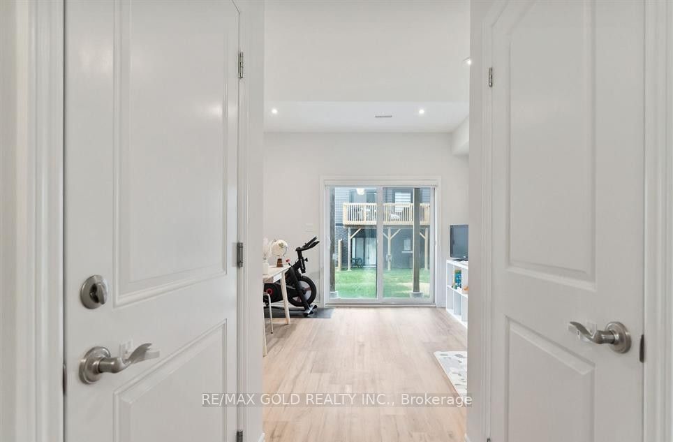 Photo 5 of 46 Capstone Lane, Hamilton, Mountview — HOMEH