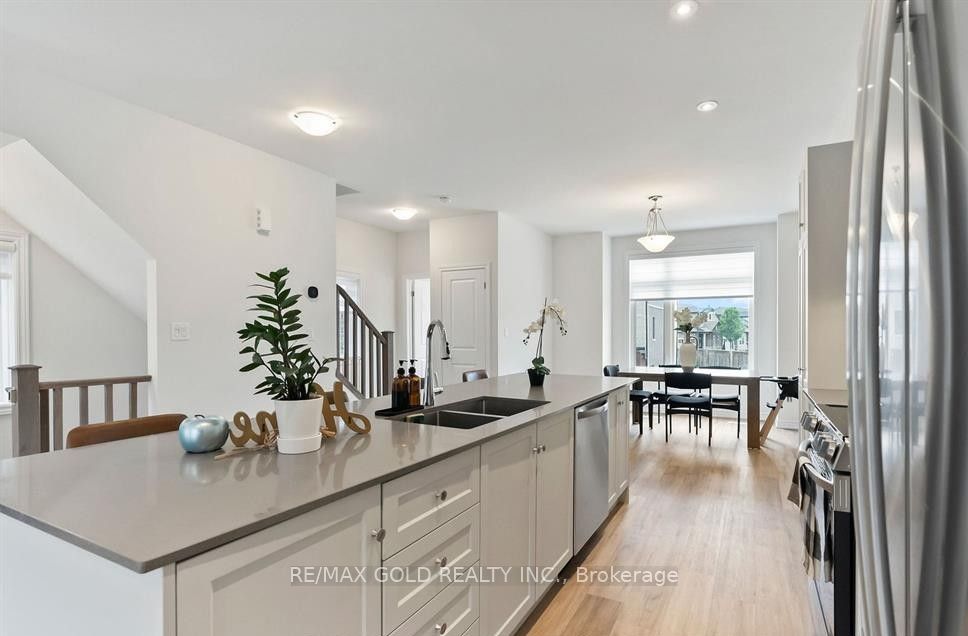 Photo 12 of 46 Capstone Lane, Hamilton, Mountview — HOMEH