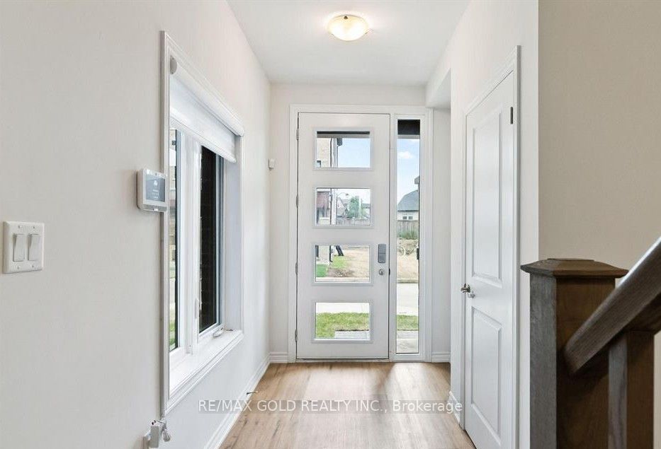 Photo 3 of 46 Capstone Lane, Hamilton, Mountview — HOMEH