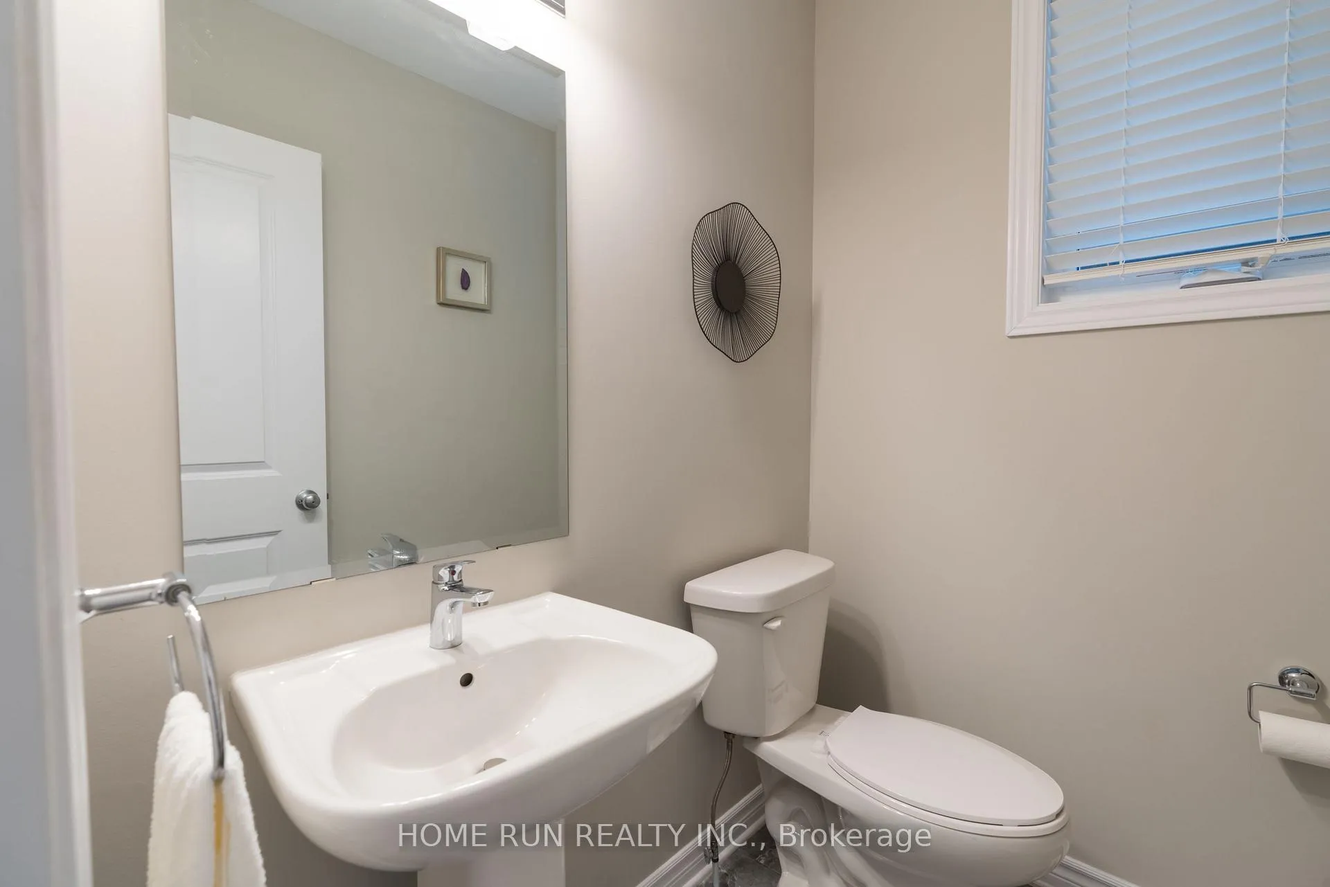Photo 5 of 974 Kilbirnie Drive, Ottawa, Barrhaven - Half Moon Bay — HOMEH