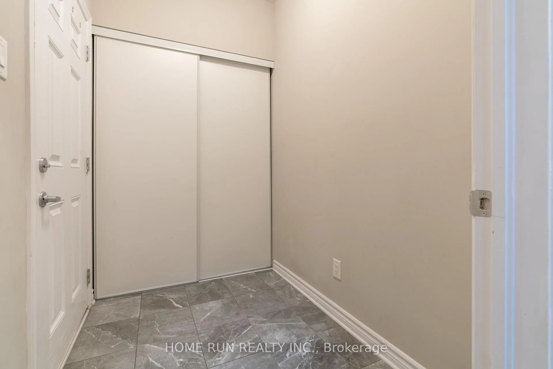 Photo 6 of 974 Kilbirnie Drive, Ottawa, Barrhaven - Half Moon Bay — HOMEH