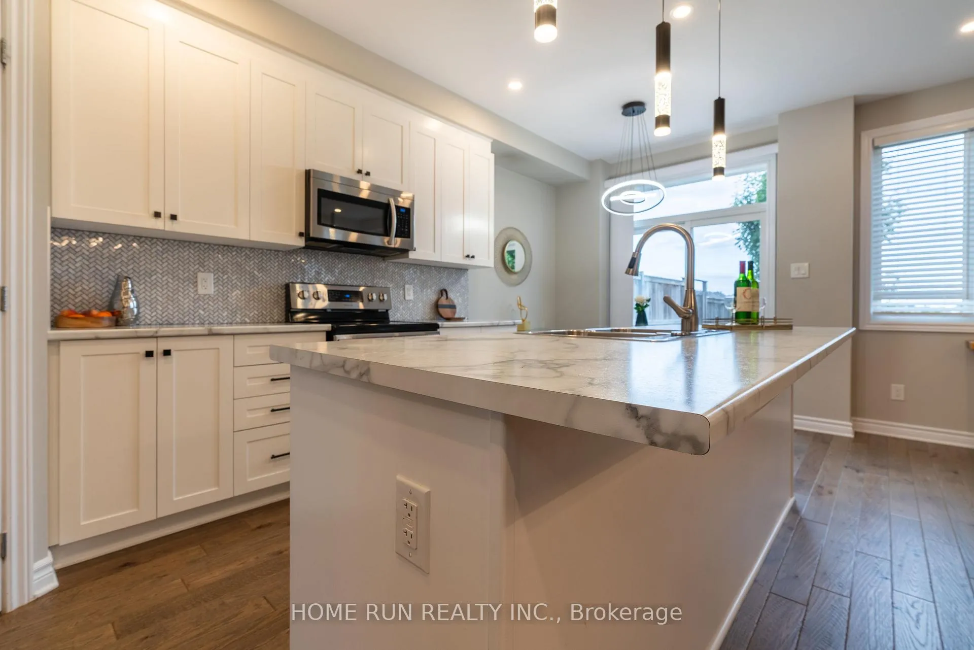 Photo 10 of 974 Kilbirnie Drive, Ottawa, Barrhaven - Half Moon Bay — HOMEH