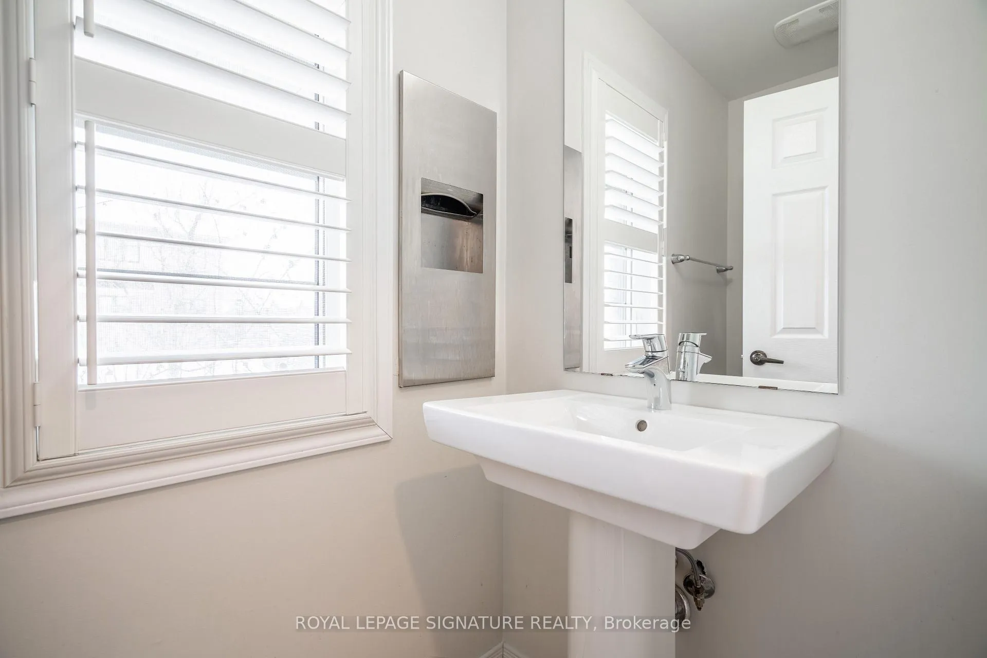 Photo 6 of Unit Upper, 52 Aldgate Avenue, Hamilton, Stoney Creek Mountain — HOMEH