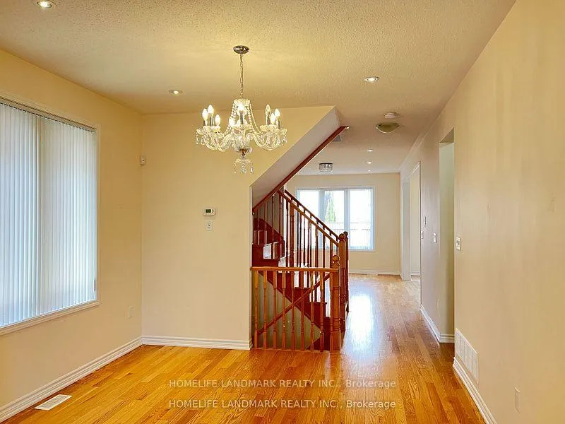 Photo 3 of 35 Buckle Crescent, Aurora, Rural Aurora — HOMEH