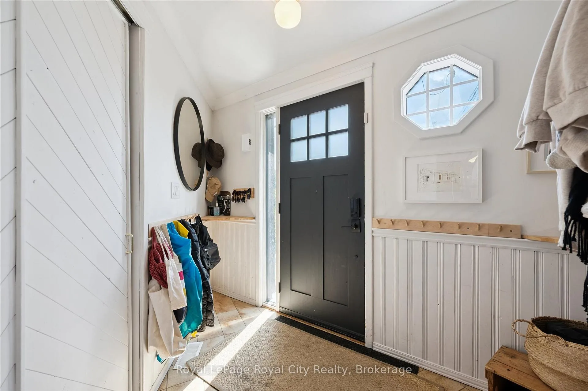 Photo 5 of 121 Nottingham Street, Guelph, Downtown — HOMEH