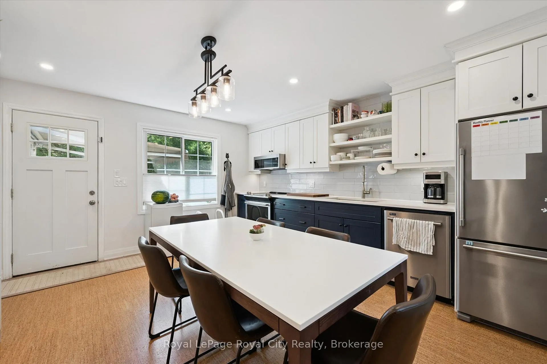 Photo 10 of 121 Nottingham Street, Guelph, Downtown — HOMEH