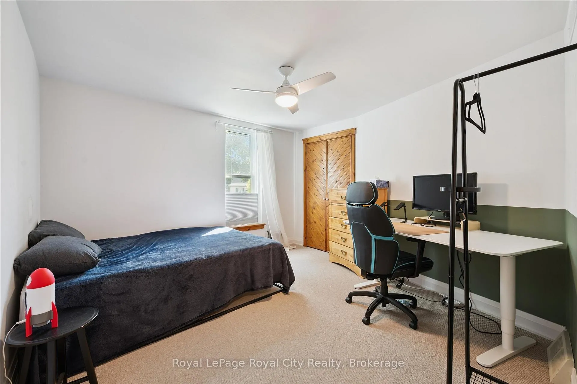 Photo 14 of 121 Nottingham Street, Guelph, Downtown — HOMEH