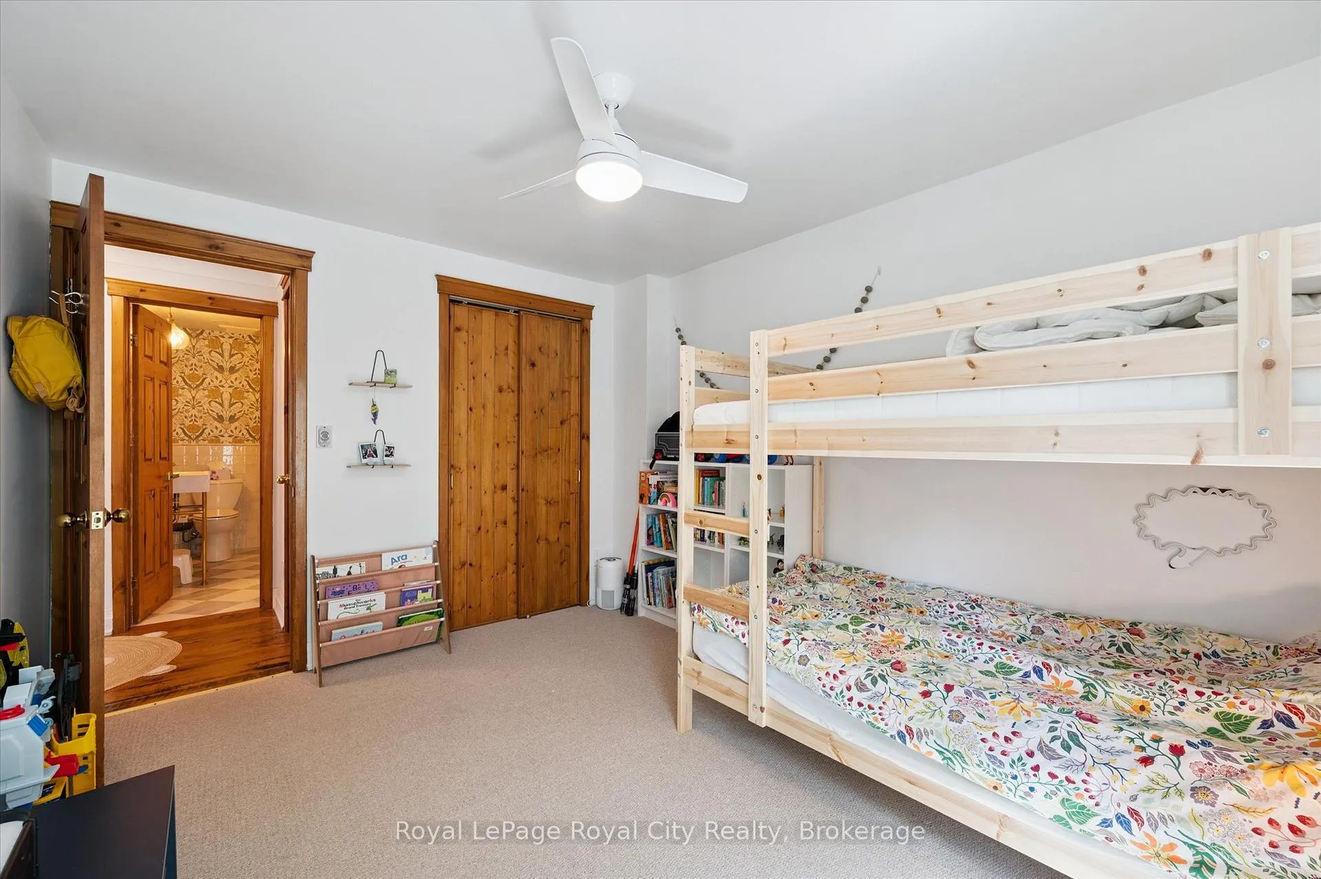 Photo 17 of 121 Nottingham Street, Guelph, Downtown — HOMEH