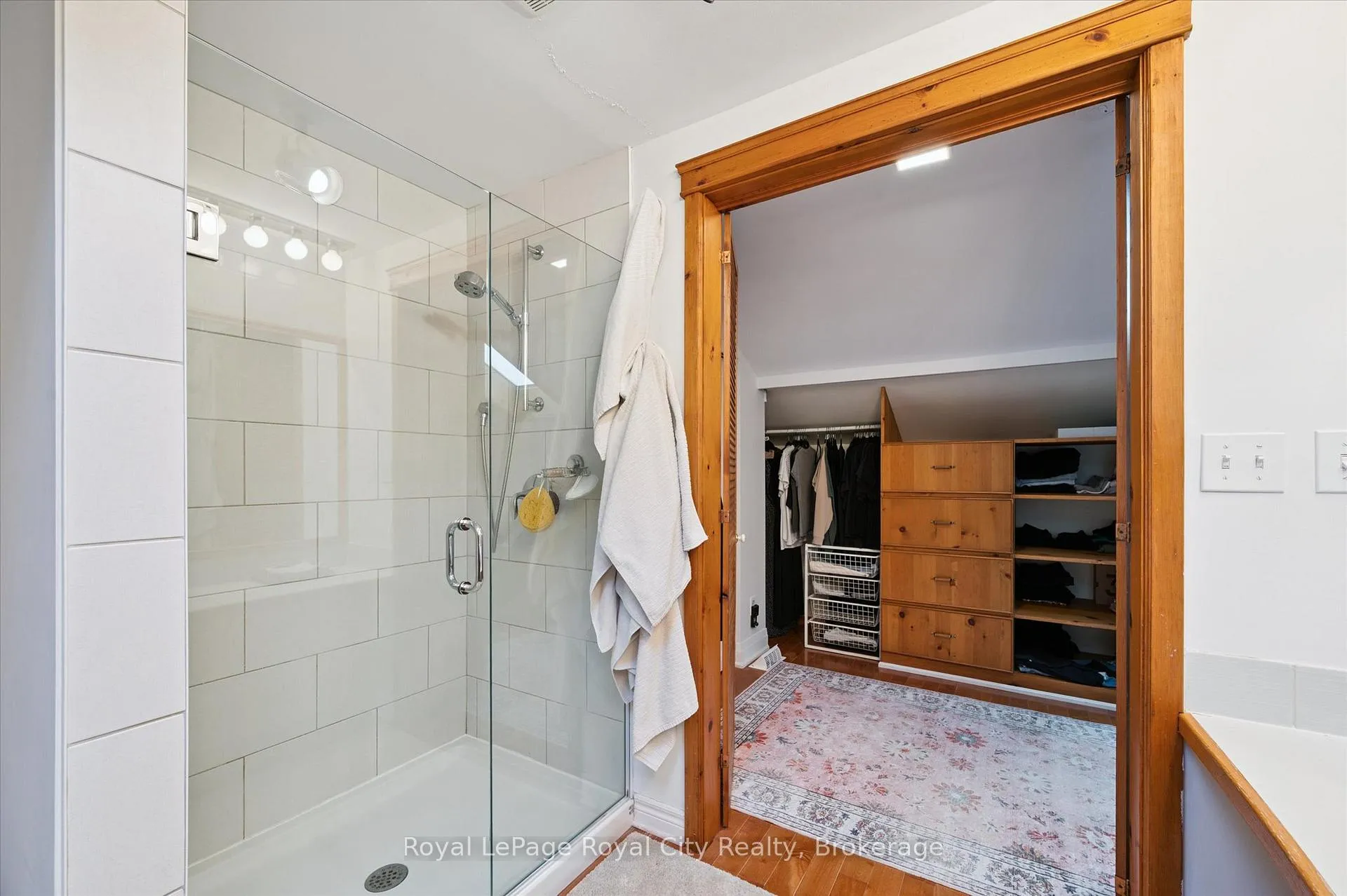 Photo 27 of 121 Nottingham Street, Guelph, Downtown — HOMEH