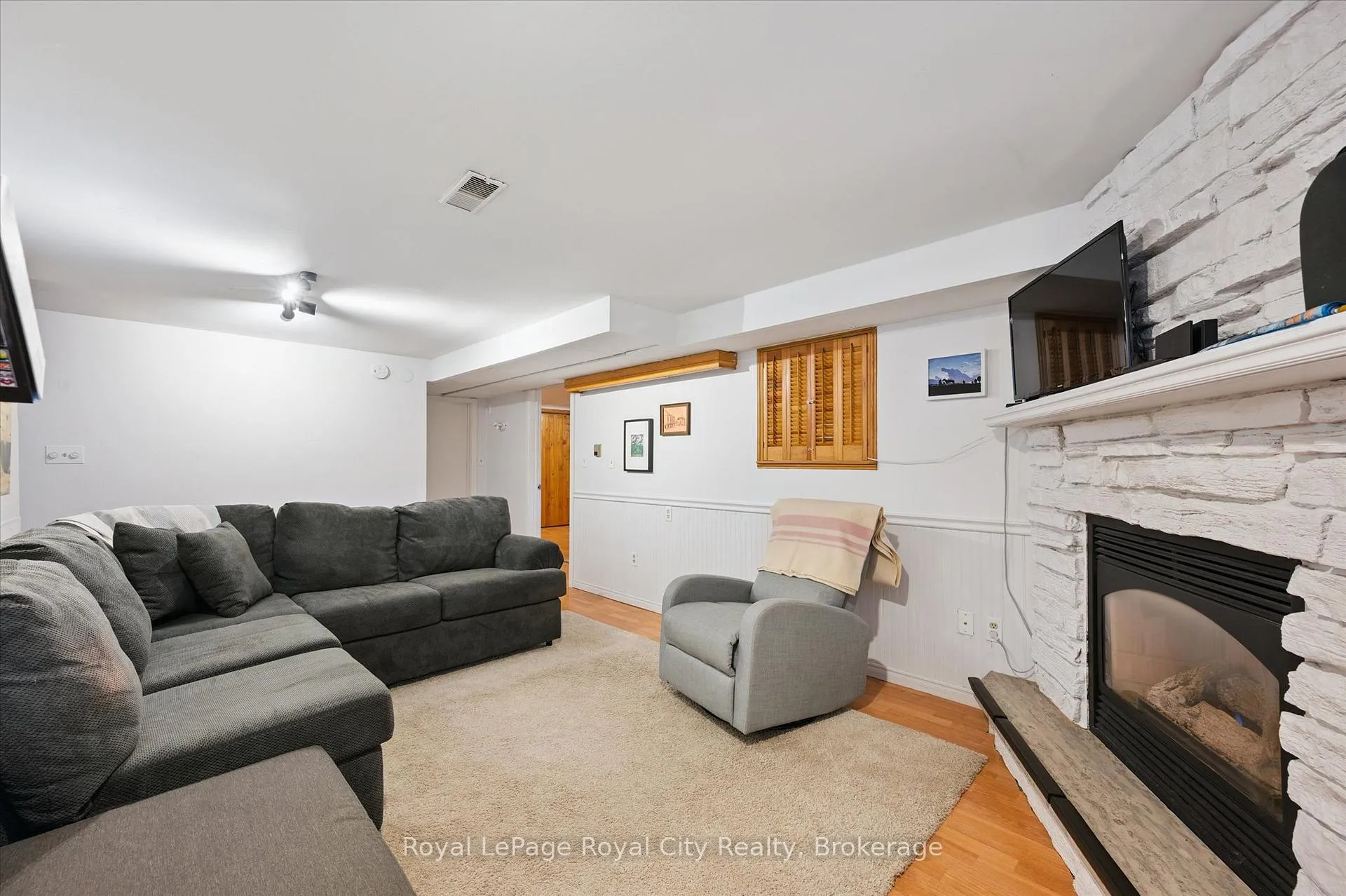 Photo 31 of 121 Nottingham Street, Guelph, Downtown — HOMEH