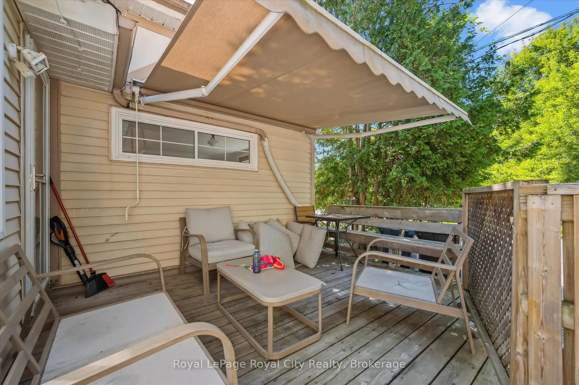 Photo 35 of 121 Nottingham Street, Guelph, Downtown — HOMEH