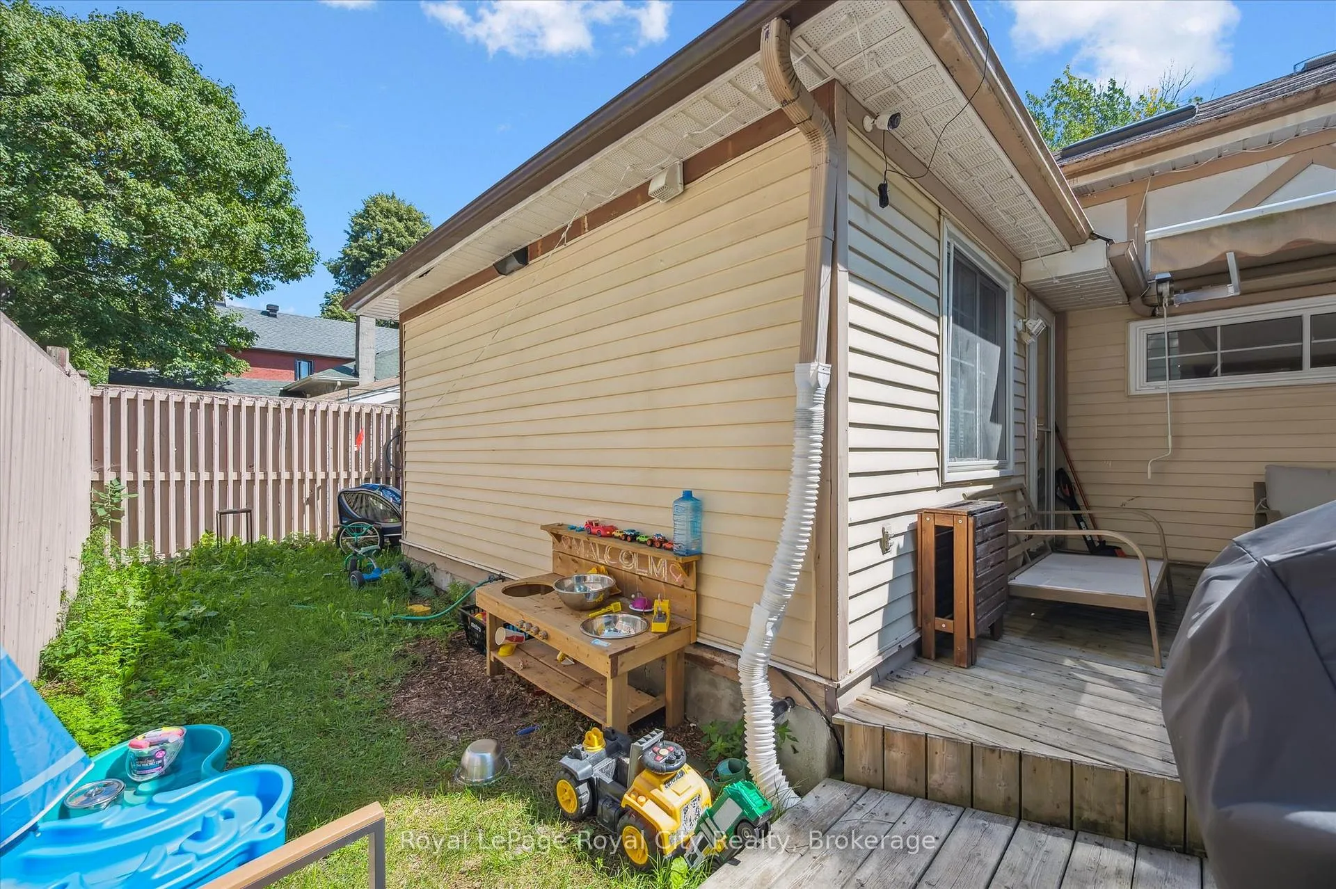 Photo 37 of 121 Nottingham Street, Guelph, Downtown — HOMEH