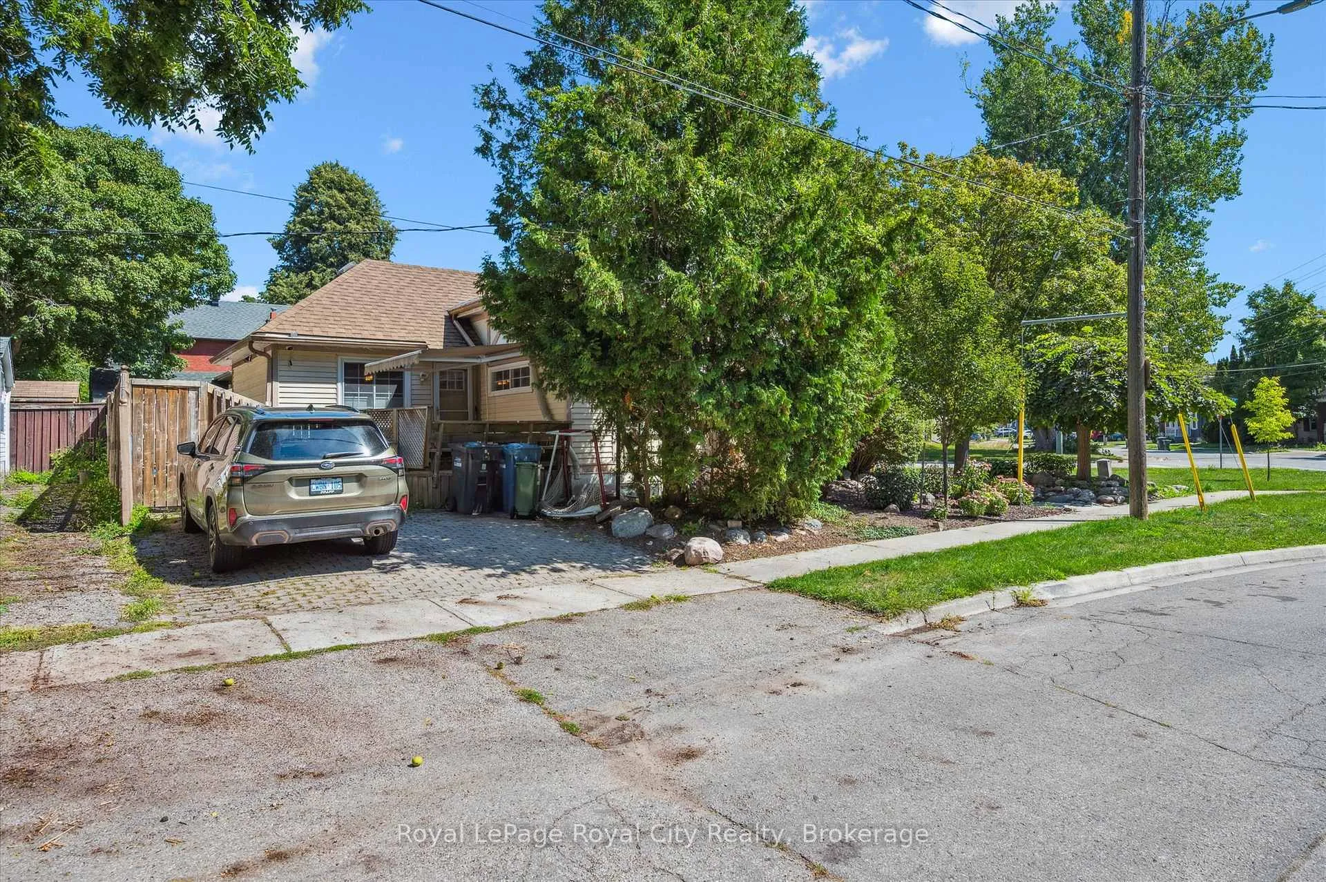 Photo 38 of 121 Nottingham Street, Guelph, Downtown — HOMEH