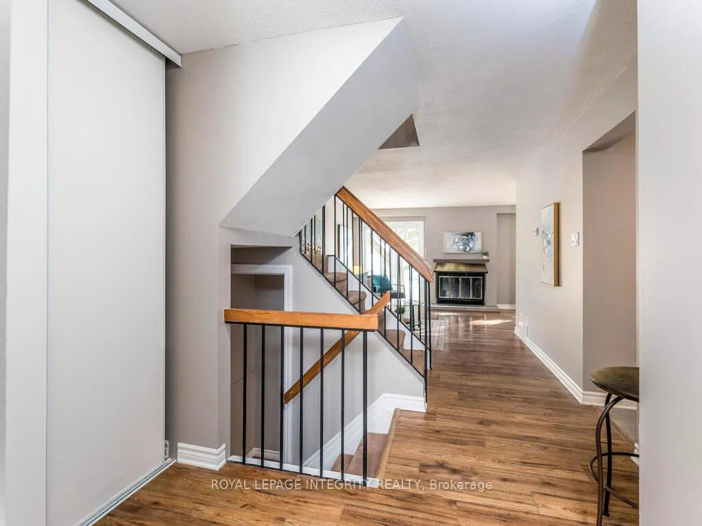Photo 4 of Unit 14, 146 Valley Stream Drive, Ottawa, Leslie Park — HOMEH