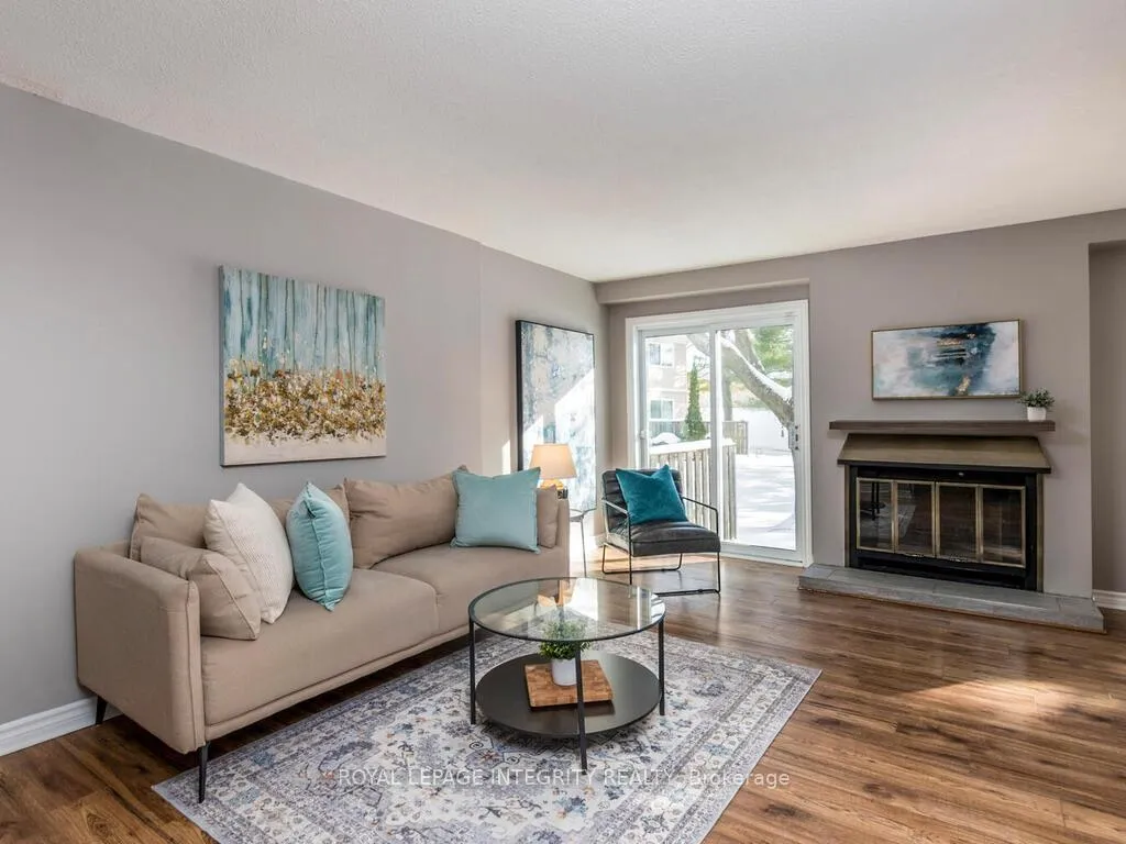 Photo 5 of Unit 14, 146 Valley Stream Drive, Ottawa, Leslie Park — HOMEH