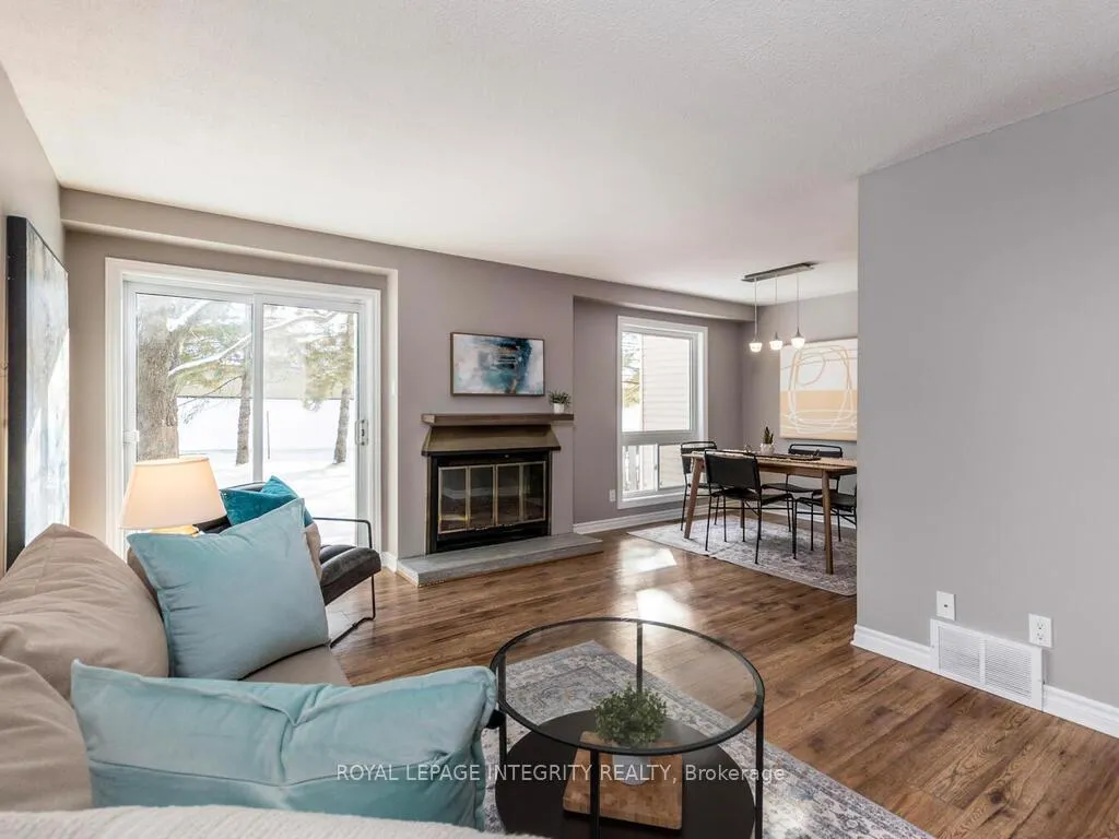 Photo 7 of Unit 14, 146 Valley Stream Drive, Ottawa, Leslie Park — HOMEH