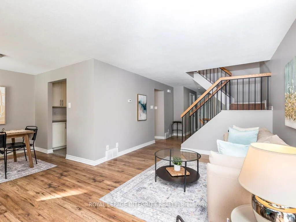 Photo 9 of Unit 14, 146 Valley Stream Drive, Ottawa, Leslie Park — HOMEH