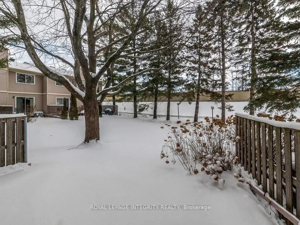 Photo 33 of Unit 14, 146 Valley Stream Drive, Ottawa, Leslie Park — HOMEH
