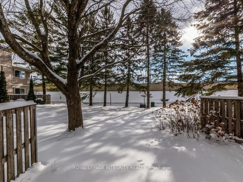 Photo 34 of Unit 14, 146 Valley Stream Drive, Ottawa, Leslie Park — HOMEH
