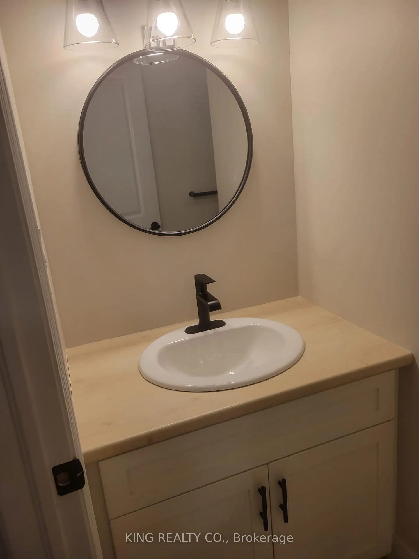 Photo 12 of 51 George Ayres Drive, Kitchener, Doon South — HOMEH