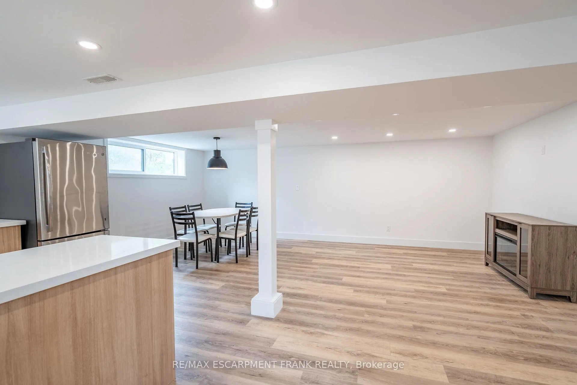 Photo 6 of Unit 2, 258 West 31ST Street, Hamilton, Westcliffe — HOMEH