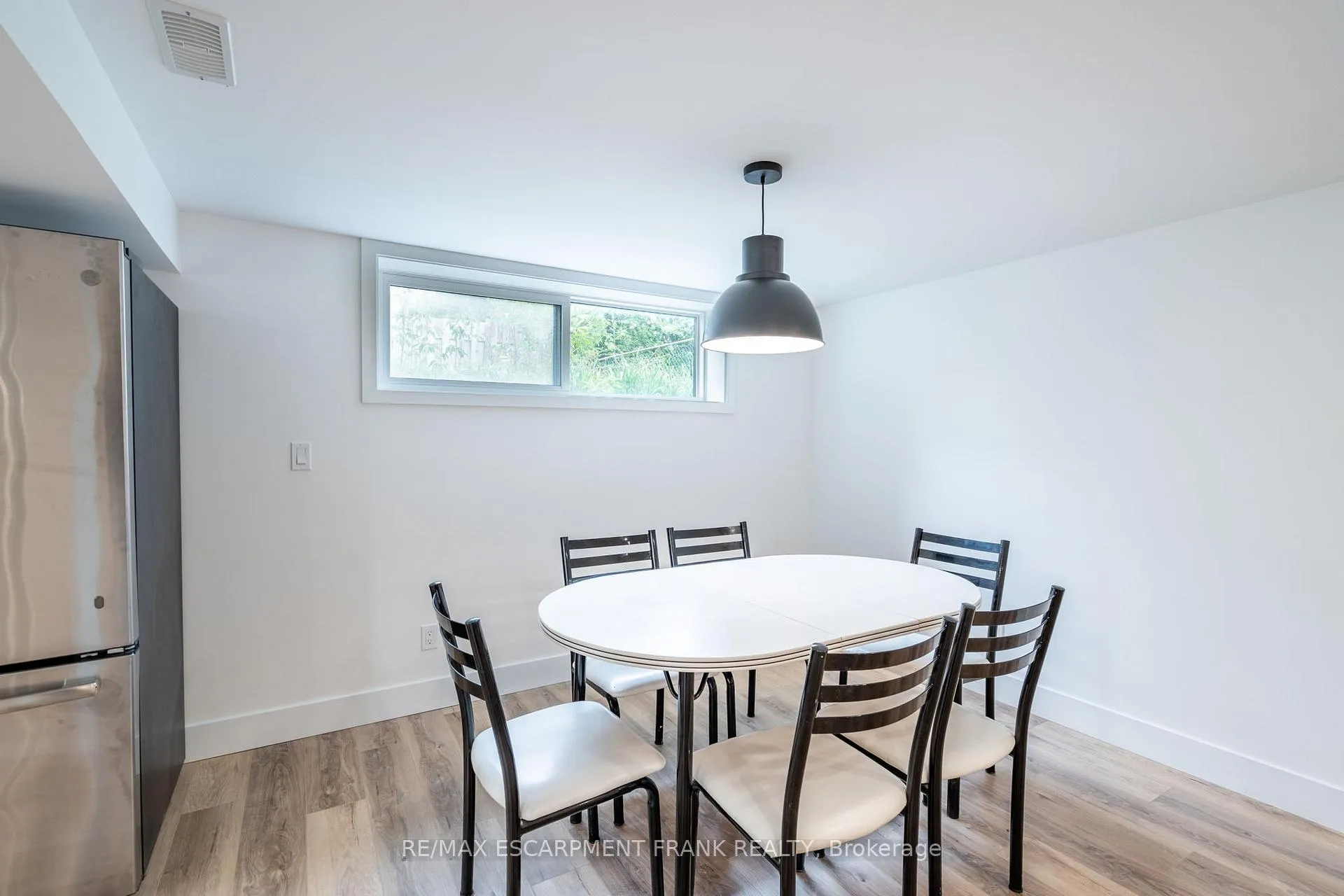 Photo 11 of Unit 2, 258 West 31ST Street, Hamilton, Westcliffe — HOMEH