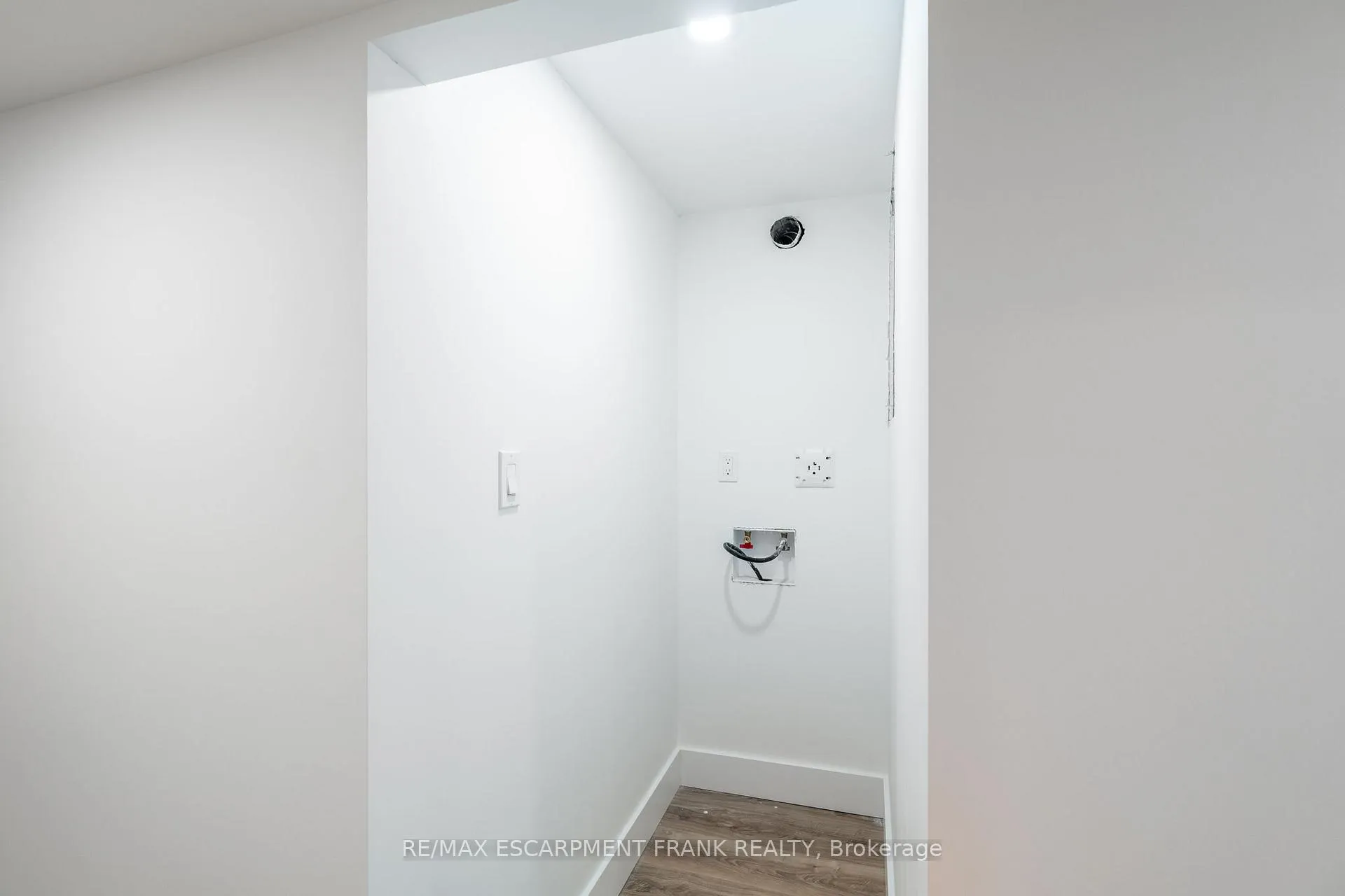 Photo 17 of Unit 2, 258 West 31ST Street, Hamilton, Westcliffe — HOMEH