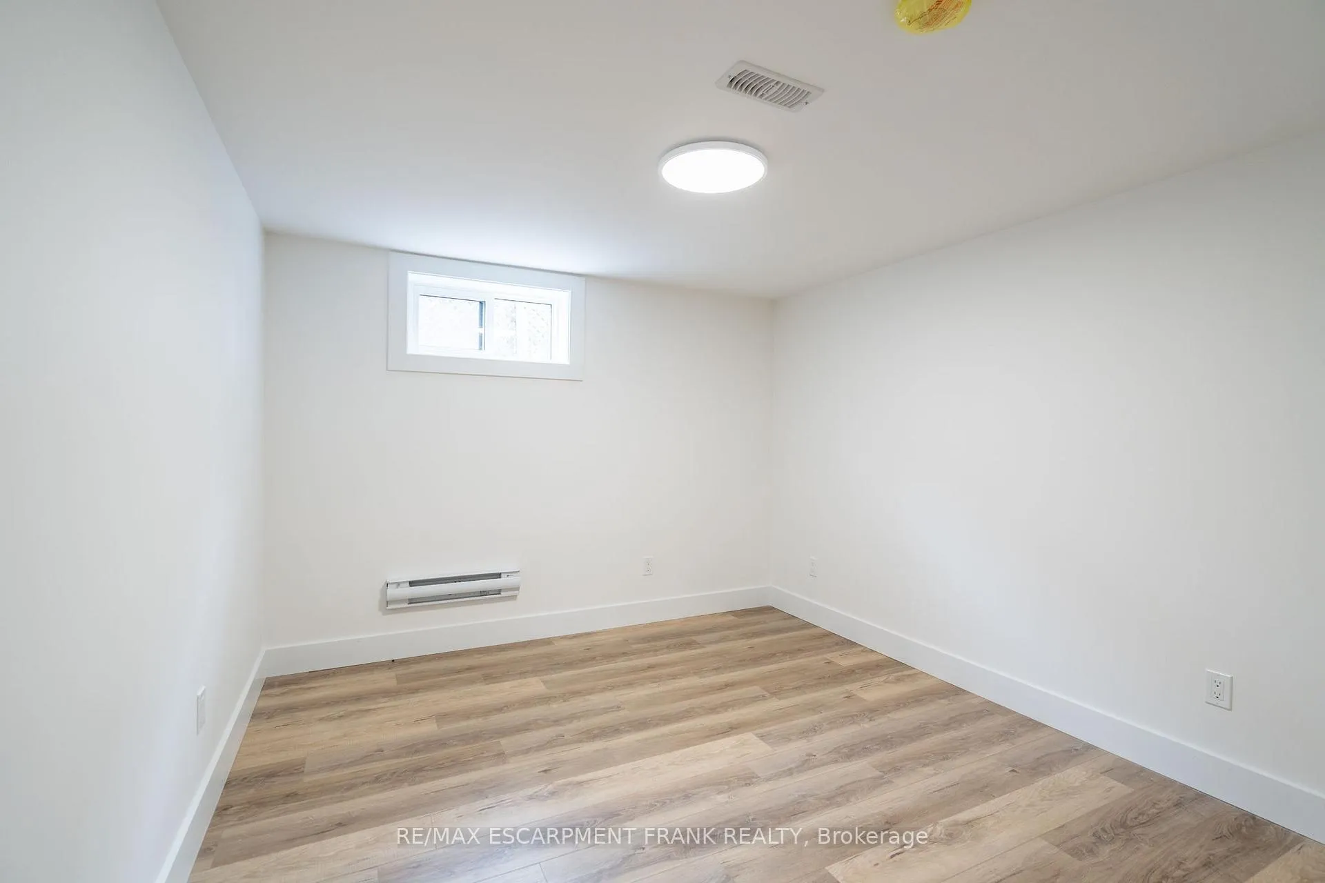 Photo 24 of Unit 2, 258 West 31ST Street, Hamilton, Westcliffe — HOMEH
