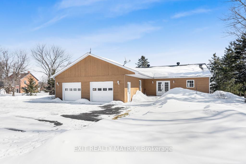 Photo 3 of 142 High Street, Champlain, Vankleek Hill — HOMEH