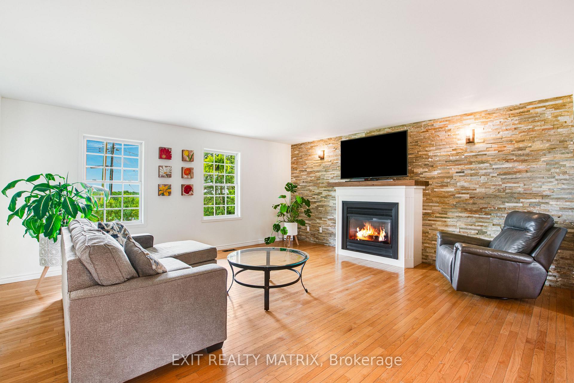 Photo 12 of 142 High Street, Champlain, Vankleek Hill — HOMEH