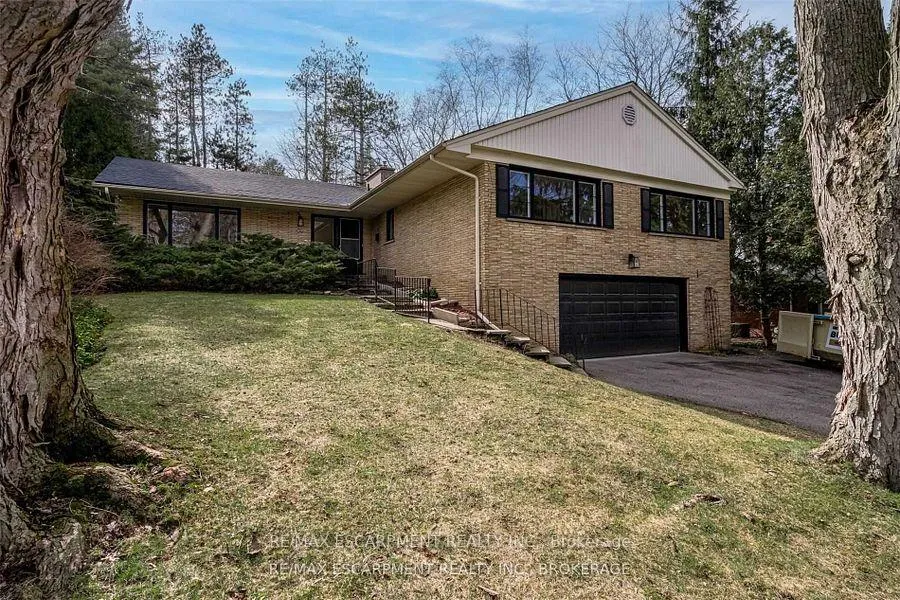 Photo 1 of 56 Mansfield Drive, Hamilton, Ancaster — HOMEH
