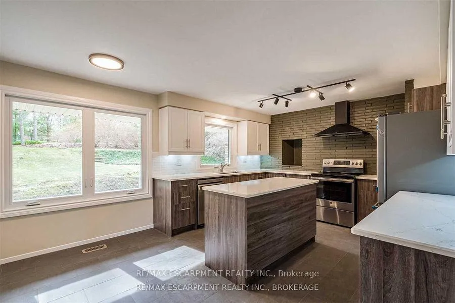 Photo 7 of 56 Mansfield Drive, Hamilton, Ancaster — HOMEH