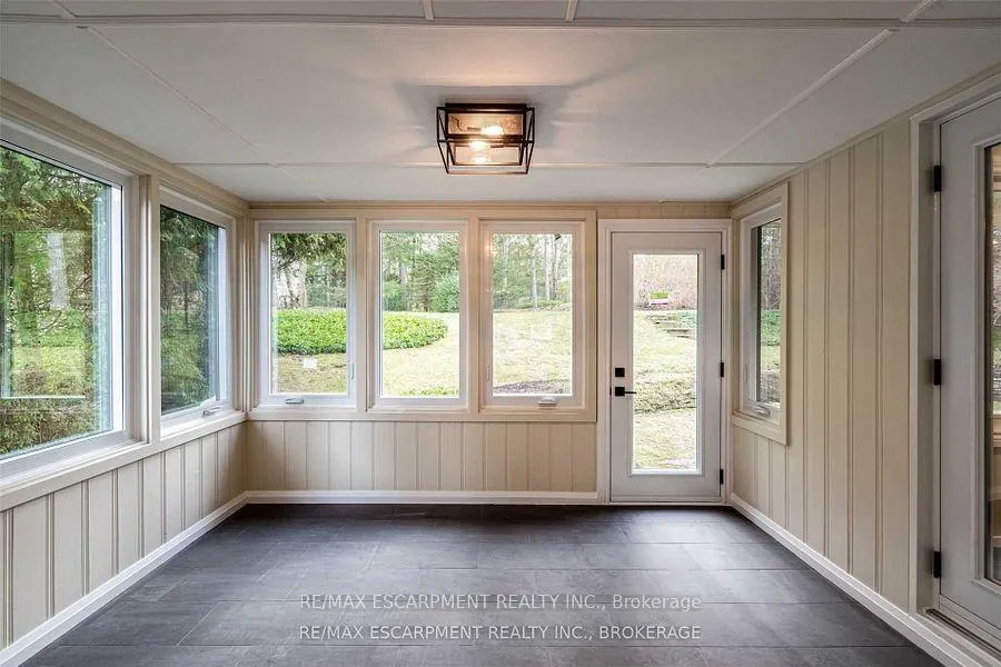 Photo 11 of 56 Mansfield Drive, Hamilton, Ancaster — HOMEH
