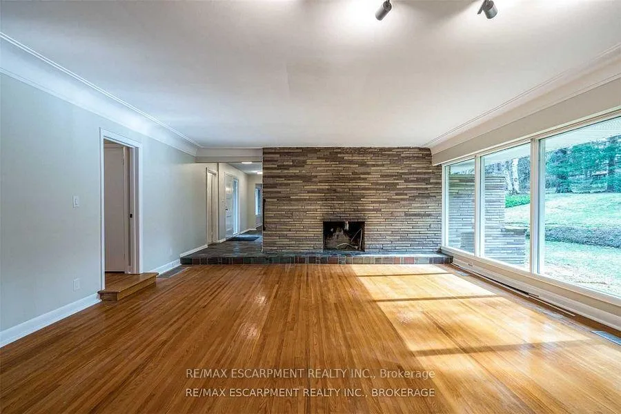 Photo 13 of 56 Mansfield Drive, Hamilton, Ancaster — HOMEH