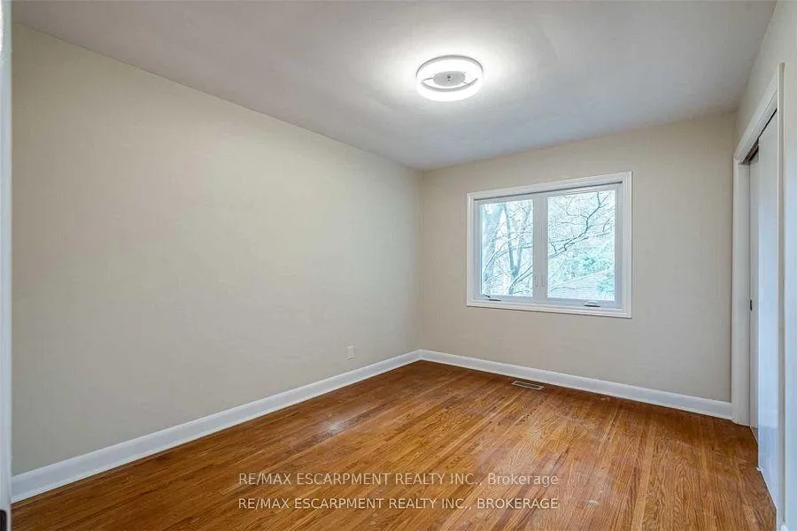 Photo 14 of 56 Mansfield Drive, Hamilton, Ancaster — HOMEH