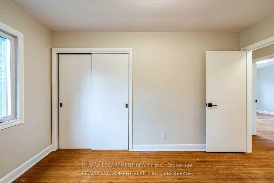 Photo 15 of 56 Mansfield Drive, Hamilton, Ancaster — HOMEH