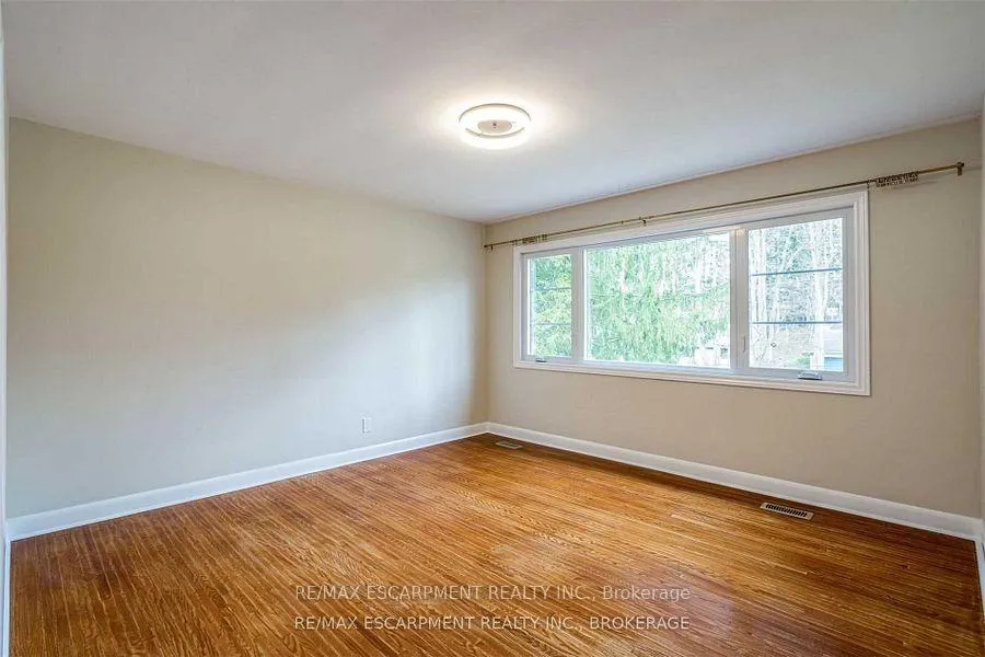 Photo 16 of 56 Mansfield Drive, Hamilton, Ancaster — HOMEH