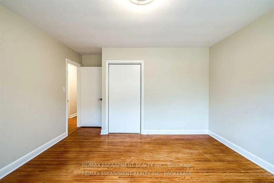 Photo 17 of 56 Mansfield Drive, Hamilton, Ancaster — HOMEH