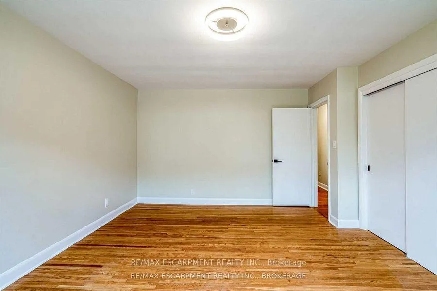 Photo 20 of 56 Mansfield Drive, Hamilton, Ancaster — HOMEH