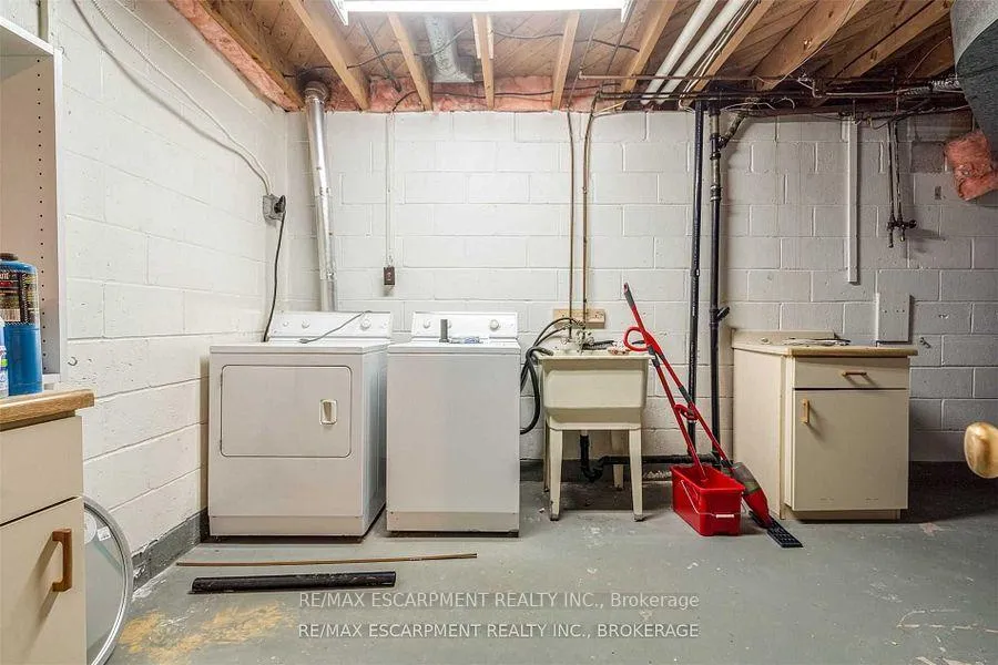 Photo 25 of 56 Mansfield Drive, Hamilton, Ancaster — HOMEH