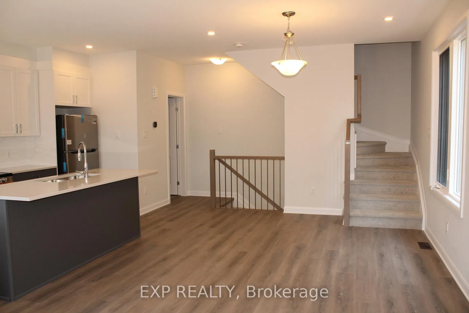 Photo 11 of 510 Woodlily Private, Ottawa, Kanata - Kanata Lakes/Heritage Hills — HOMEH