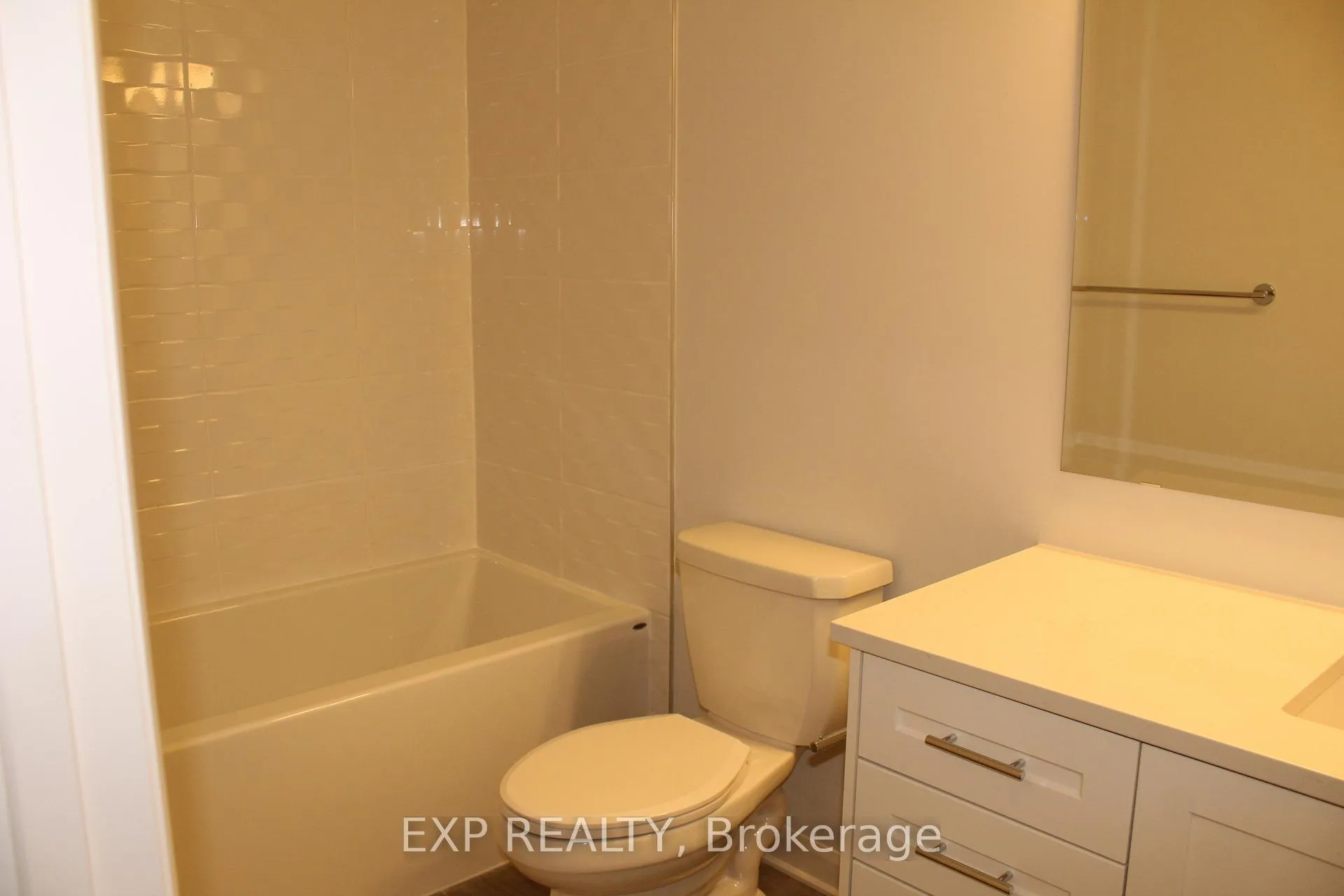 Photo 12 of 510 Woodlily Private, Ottawa, Kanata - Kanata Lakes/Heritage Hills — HOMEH