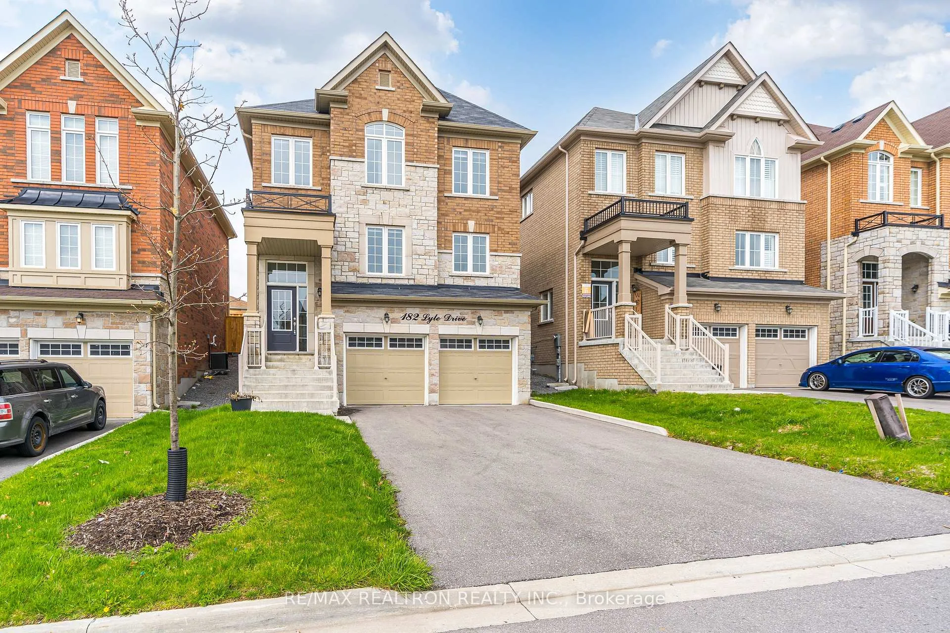 Photo 3 of 182 Lyle Drive, Clarington, Bowmanville — HOMEH