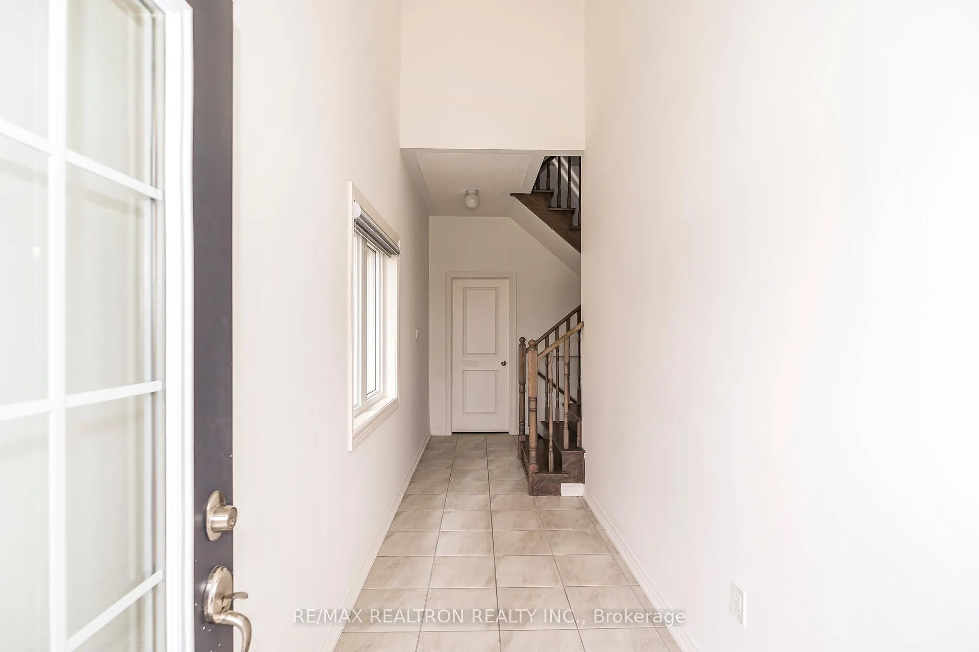 Photo 5 of 182 Lyle Drive, Clarington, Bowmanville — HOMEH