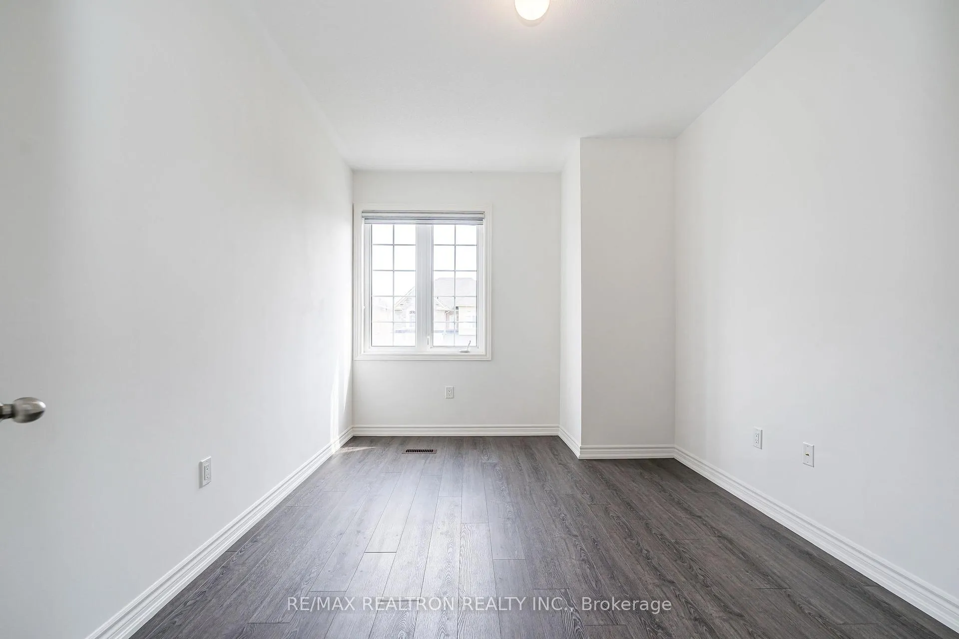 Photo 7 of 182 Lyle Drive, Clarington, Bowmanville — HOMEH