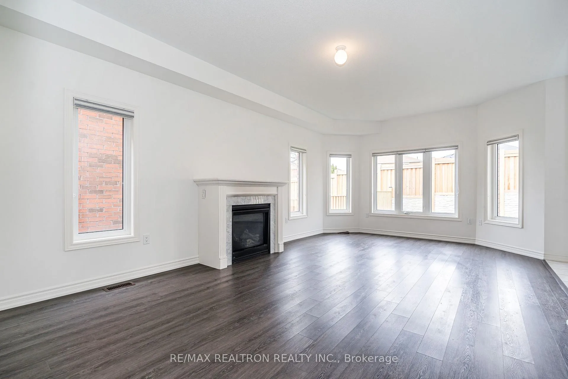 Photo 11 of 182 Lyle Drive, Clarington, Bowmanville — HOMEH