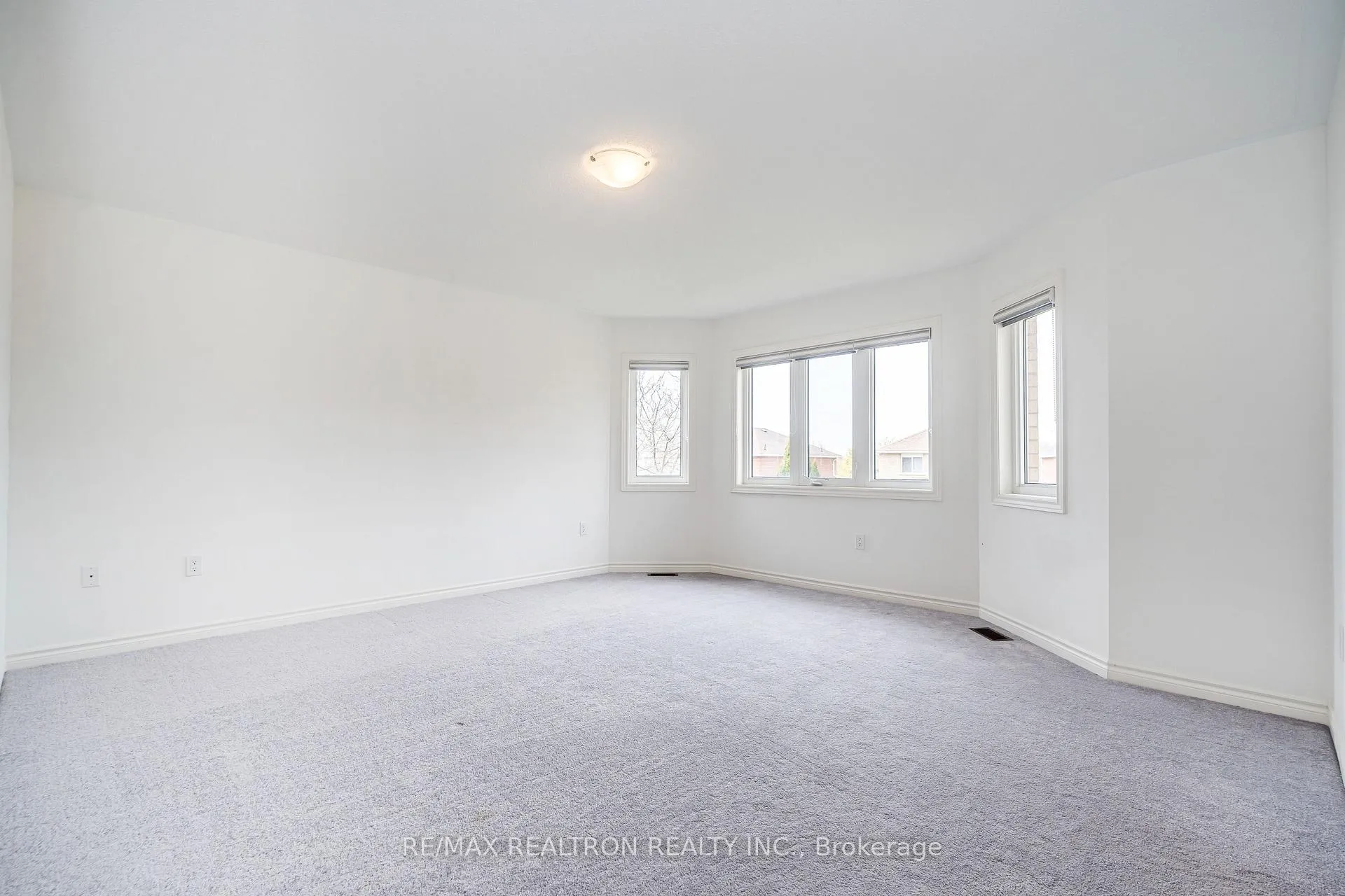 Photo 28 of 182 Lyle Drive, Clarington, Bowmanville — HOMEH